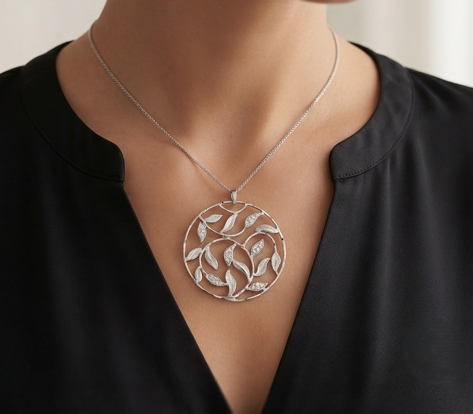 14k Gold Leaf Pendant – תמונה 5